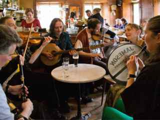 IRISH MUSIC SESSION